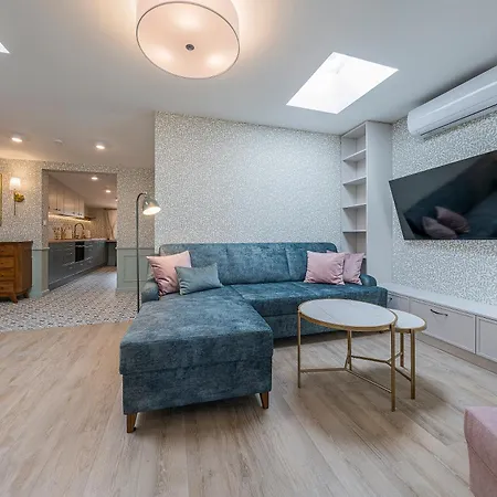 Apartment Deco With Terrace By Oneapartments *