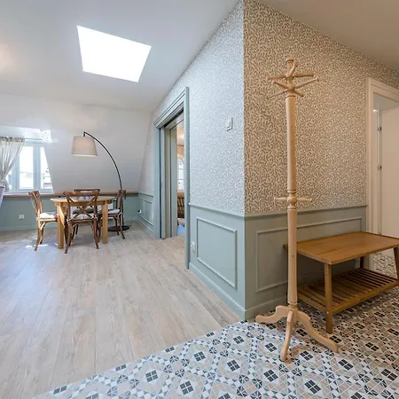 Lejlighed Deco With Terrace By Oneapartments