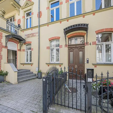 Deco With Terrace By Oneapartments Lejlighed