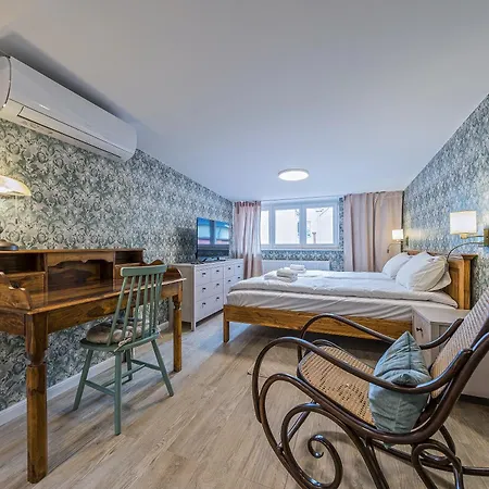 Deco With Terrace By Oneapartments Lejlighed